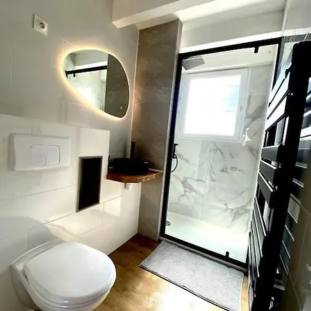 Joli T2 A 1km De La D'amour Appartement